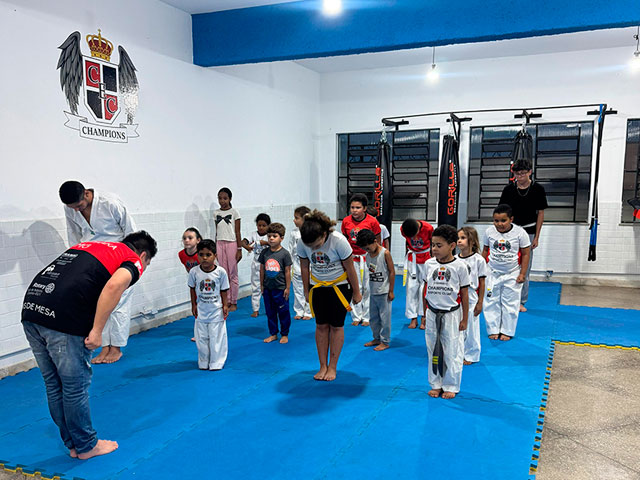 Hexagono entrega 25 mil reais para projetos educacao em acao e formando craques em itabirito 4